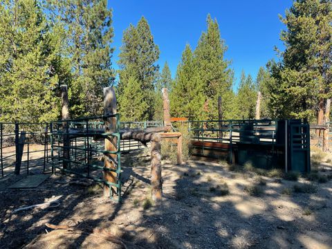 Tiny photo for 147522 Mabel Drive, La Pine, OR 97739 (MLS # 220207206)