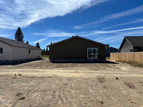 Tiny photo for 16628 Memorial Lane LN, La Pine, OR 97739 (MLS # 220227744)