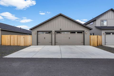 Tiny photo for 3754 SW Metolius Avenue, Redmond, OR 97756 (MLS # 220219612)