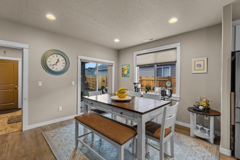 Tiny photo for 3754 SW Metolius Avenue, Redmond, OR 97756 (MLS # 220219612)