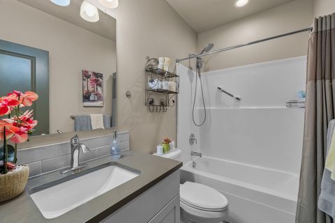 Tiny photo for 3754 SW Metolius Avenue, Redmond, OR 97756 (MLS # 220219612)