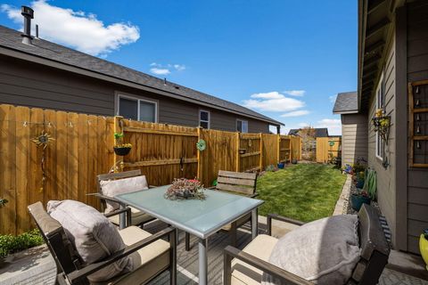 Tiny photo for 3754 SW Metolius Avenue, Redmond, OR 97756 (MLS # 220219612)