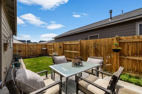 Tiny photo for 3754 SW Metolius Avenue, Redmond, OR 97756 (MLS # 220219612)