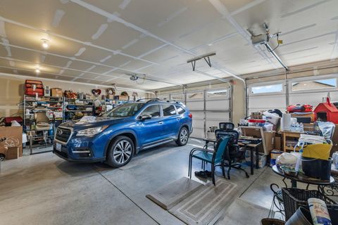 Tiny photo for 3754 SW Metolius Avenue, Redmond, OR 97756 (MLS # 220219612)