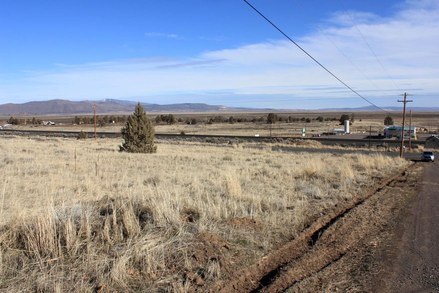 WORDEN TOWNSITE LOCATION.  Worden is 14 miles from Klamath Falls and 3 miles from the California/Oregon border. A manufactured home may be placed on this property according to telephone conversation with Libby in Klamath County Planning Office 1-4-2023.