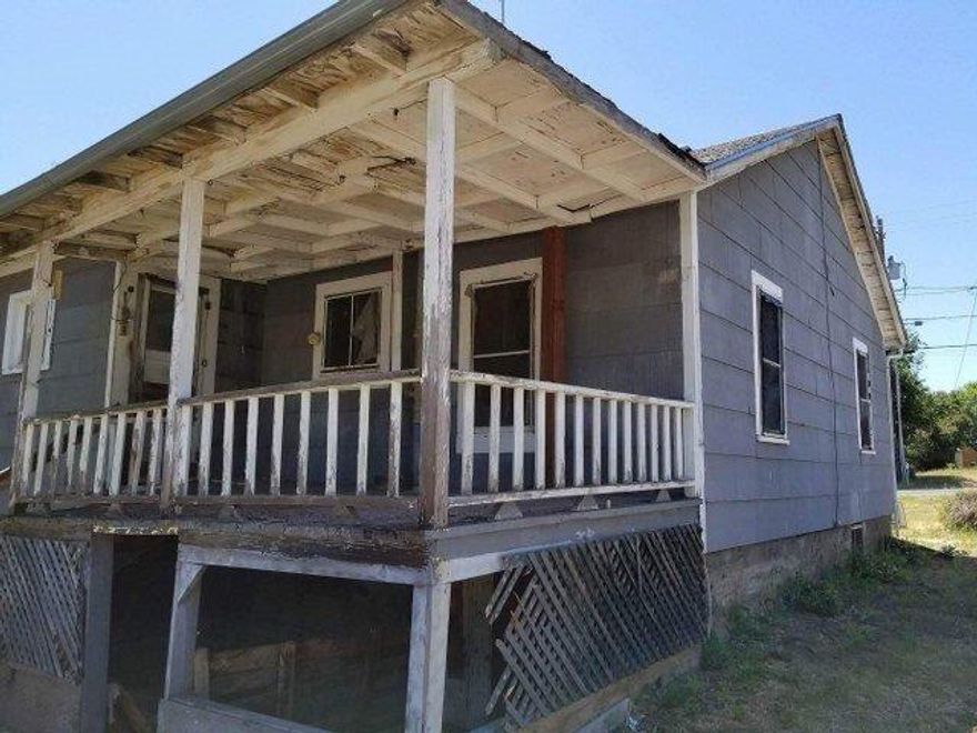 Good starter home, needs lots of TLC, located on a large and level parcel (near 1/2 acre). Desirable suburban location.