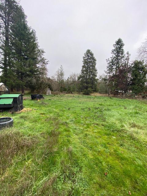 Tiny photo for 7994 E Evans Creek Road, Rogue River, OR 97537 (MLS # 220212965)