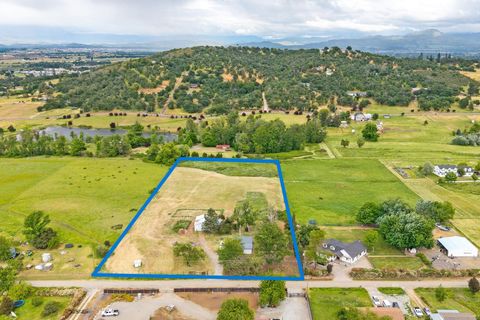 6220 Shady Brook Drive Central Point OR 97502