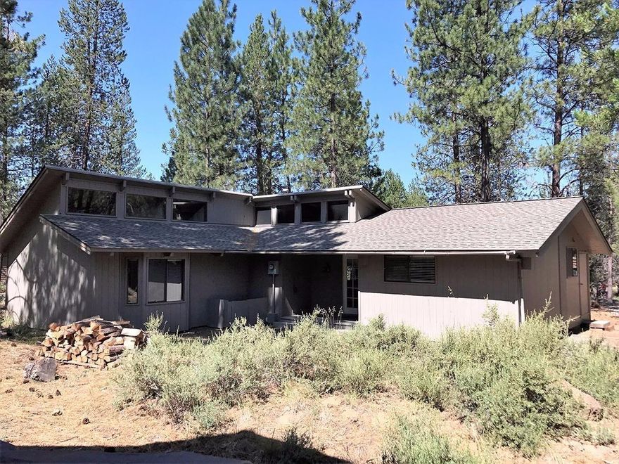 Beautifully remodeled 1-level home w/the perfect Sunriver location...close to the Village AND the SHARC. Open concept design with the charm of a cabin & luxury of modern updates. Gorgeous kitchen w/huge island, quartz countertops & custom cabinetry. The 3 bedrooms have great separation for maximum privacy and each has direct access to a full bathroom. The dry sauna provides a warm retreat after a day of skiing. New roof 2008, new woodstove 2016. Fully furnished, ideal 2nd home or vacation rental.