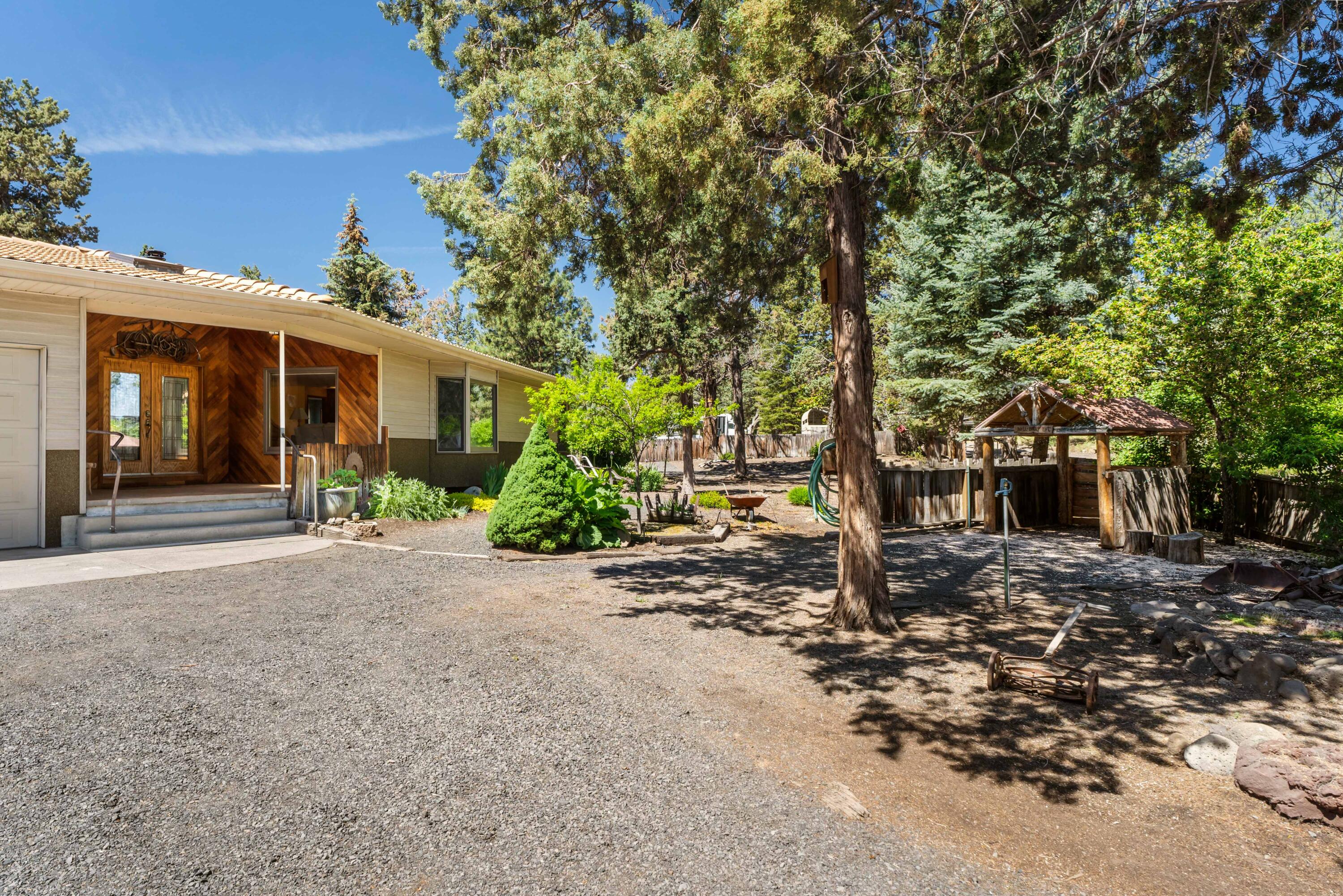 19933 Elm Lane