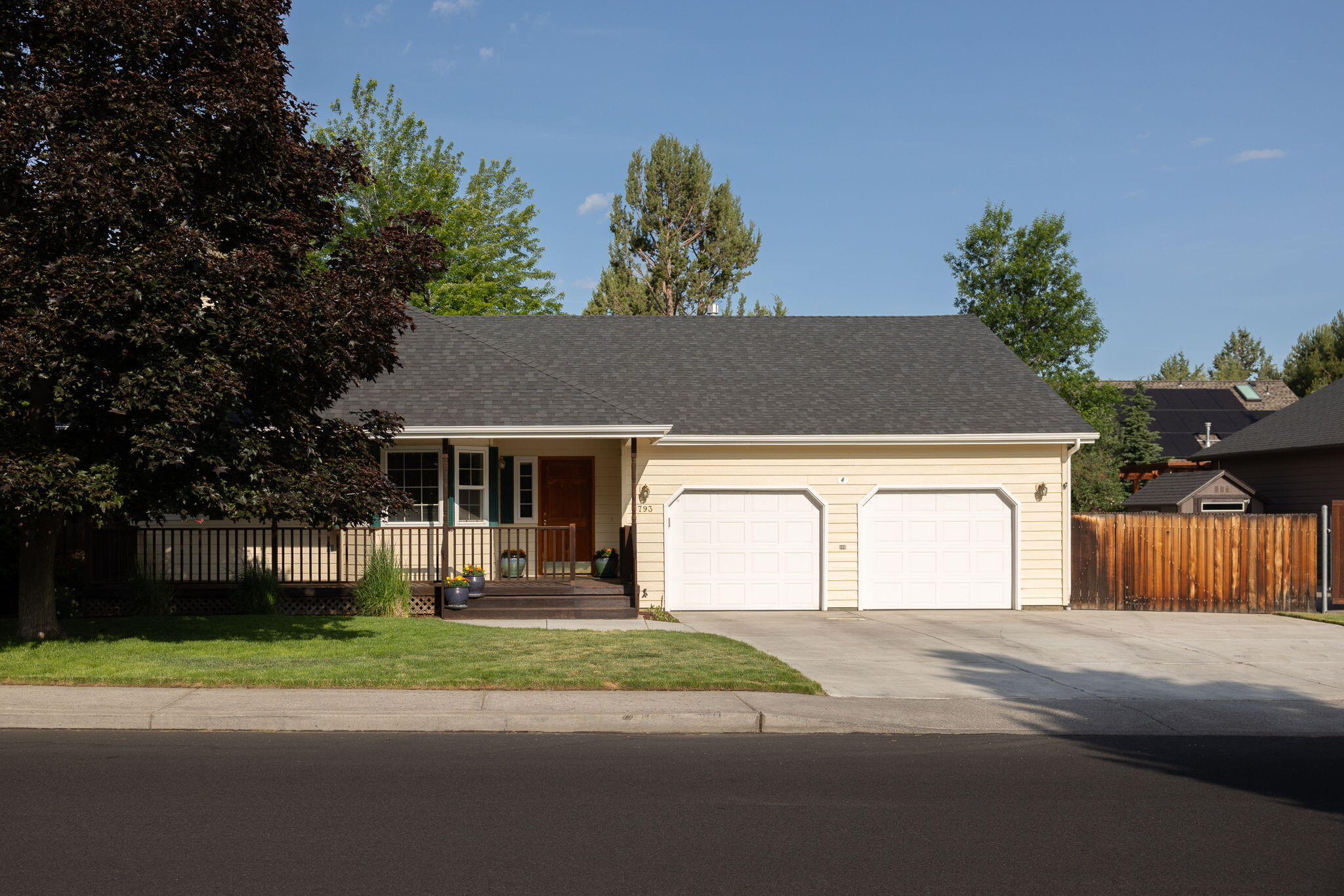 793 SE Shadowood Drive