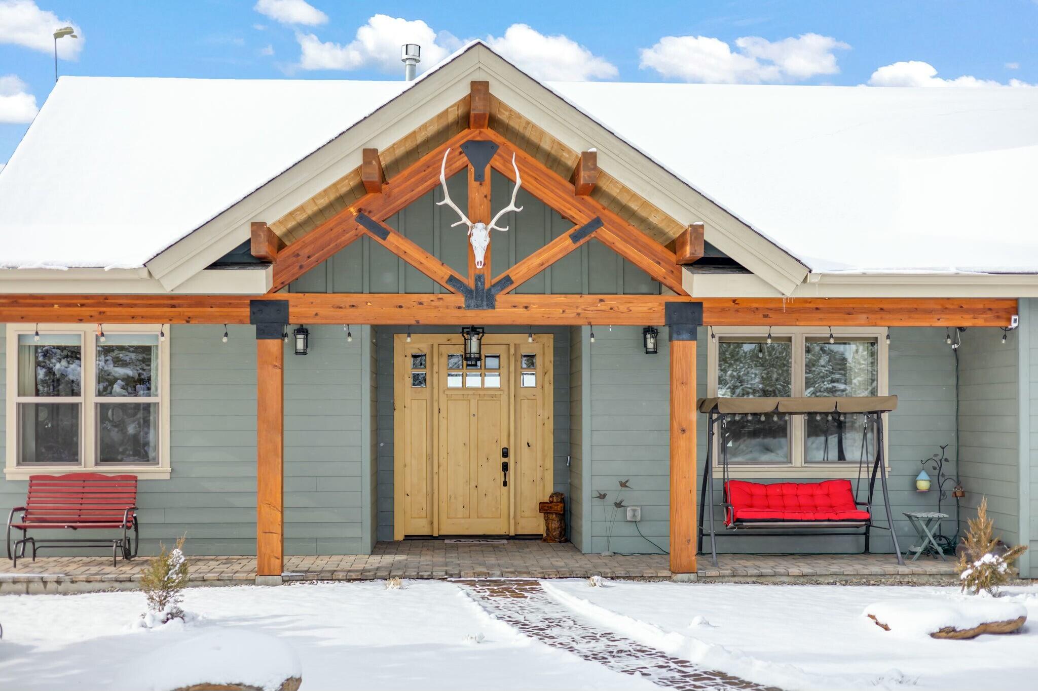 1215 SE Happy Trails Lane