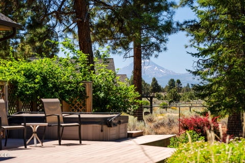 Tiny photo for 17690 Mountain View Road, Sisters, OR 97759 (MLS # 220226890)