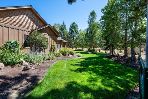Tiny photo for 17690 Mountain View Road, Sisters, OR 97759 (MLS # 220226890)