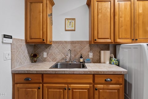 Tiny photo for 17690 Mountain View Road, Sisters, OR 97759 (MLS # 220226890)