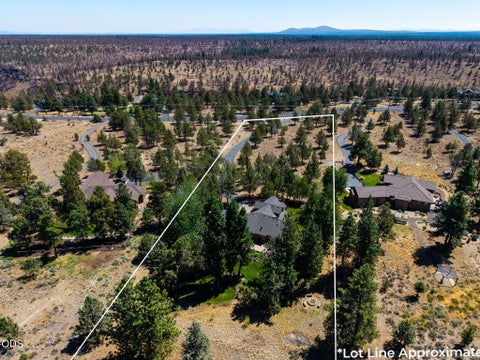 Tiny photo for 17690 Mountain View Road, Sisters, OR 97759 (MLS # 220226890)