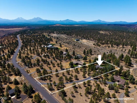 Tiny photo for 17690 Mountain View Road, Sisters, OR 97759 (MLS # 220226890)