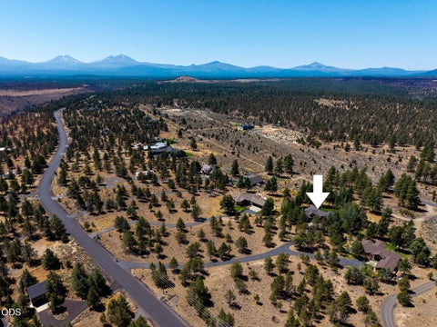 Tiny photo for 17690 Mountain View Road, Sisters, OR 97759 (MLS # 220226890)