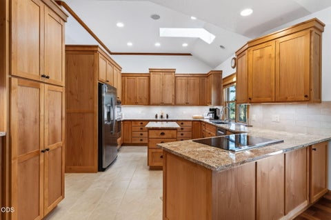 Tiny photo for 17690 Mountain View Road, Sisters, OR 97759 (MLS # 220226890)