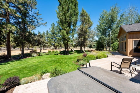 Tiny photo for 17690 Mountain View Road, Sisters, OR 97759 (MLS # 220226890)