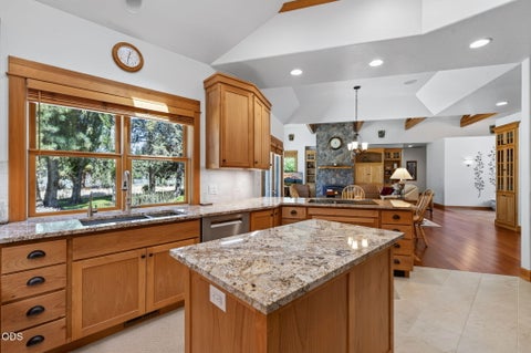 Tiny photo for 17690 Mountain View Road, Sisters, OR 97759 (MLS # 220226890)