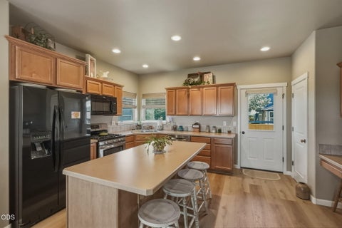 Tiny photo for 63776 Hunters Circle, Bend, OR 97701 (MLS # 220224445)