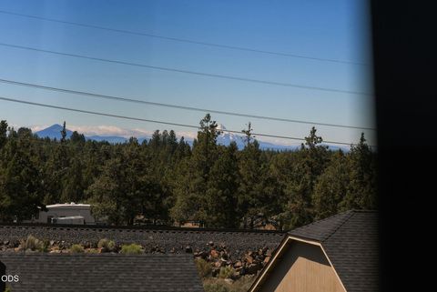 Tiny photo for 63776 Hunters Circle, Bend, OR 97701 (MLS # 220224445)