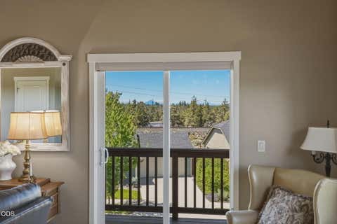 Tiny photo for 63776 Hunters Circle, Bend, OR 97701 (MLS # 220224445)
