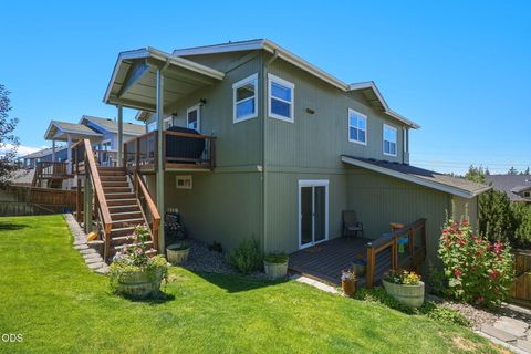 Tiny photo for 63776 Hunters Circle, Bend, OR 97701 (MLS # 220224445)