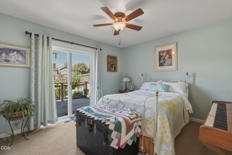 Tiny photo for 63776 Hunters Circle, Bend, OR 97701 (MLS # 220224445)