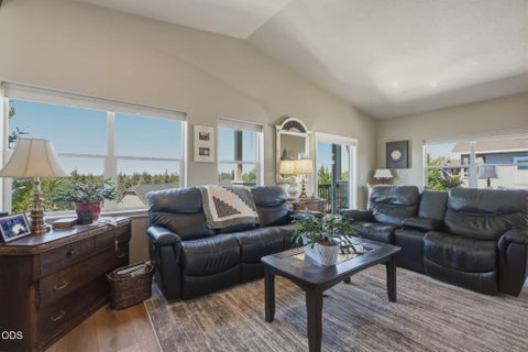 Tiny photo for 63776 Hunters Circle, Bend, OR 97701 (MLS # 220224445)