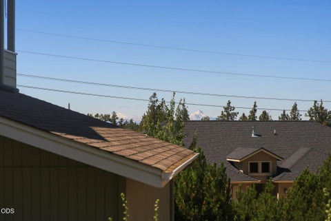 Tiny photo for 63776 Hunters Circle, Bend, OR 97701 (MLS # 220224445)