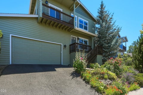 Tiny photo for 63776 Hunters Circle, Bend, OR 97701 (MLS # 220224445)