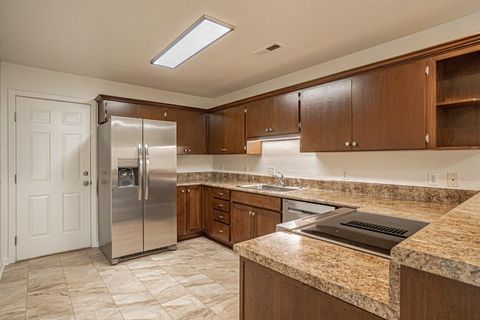 Tiny photo for 119 Oak Meadows Place, Ashland, OR 97520 (MLS # 220215365)