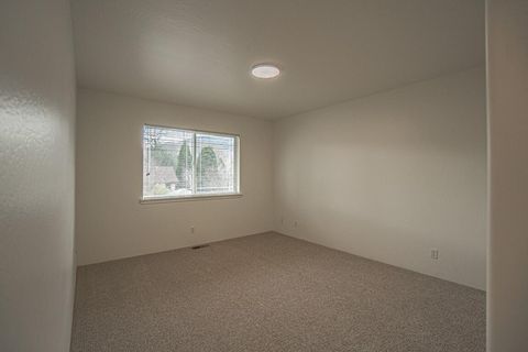 Tiny photo for 119 Oak Meadows Place, Ashland, OR 97520 (MLS # 220215365)