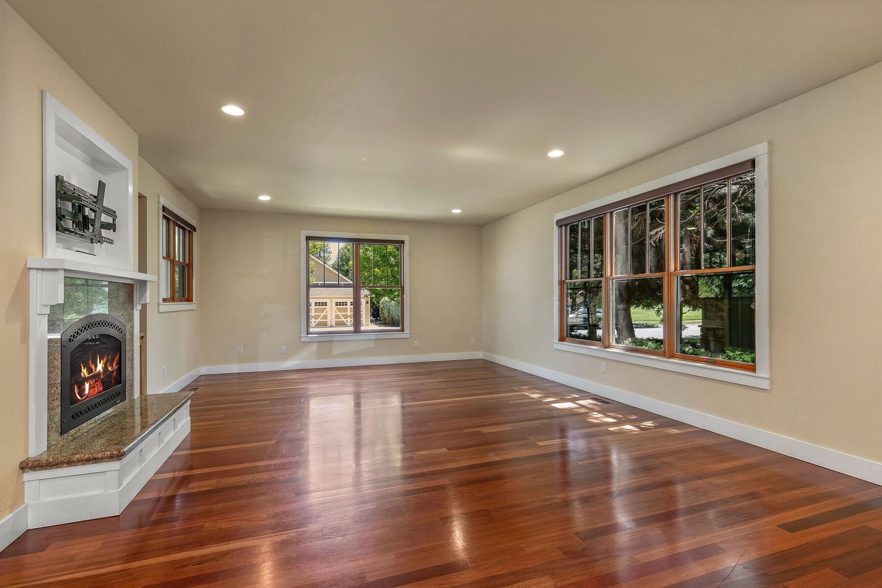 Pine Meadow Vill - Residential