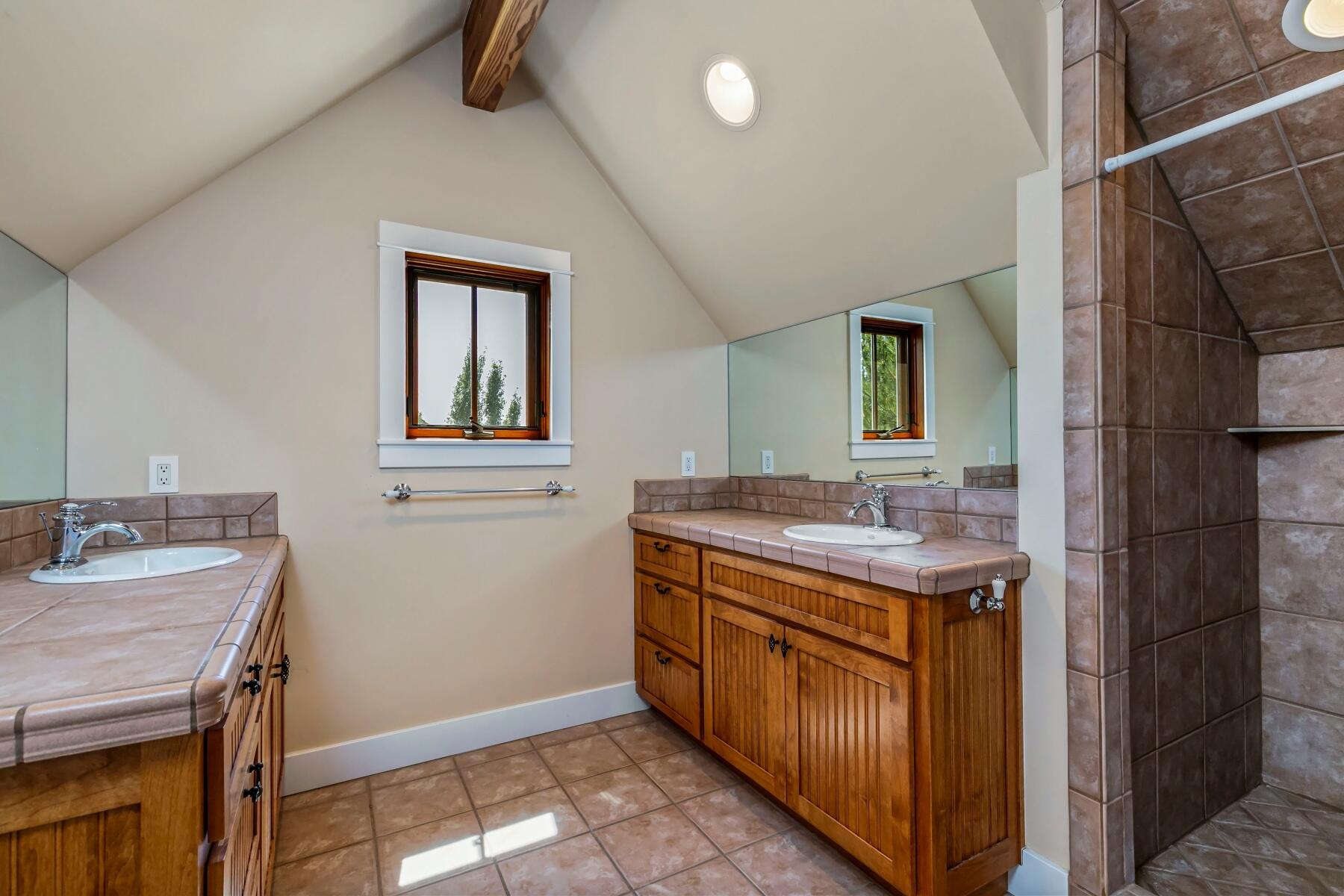 Pine Meadow Vill - Residential