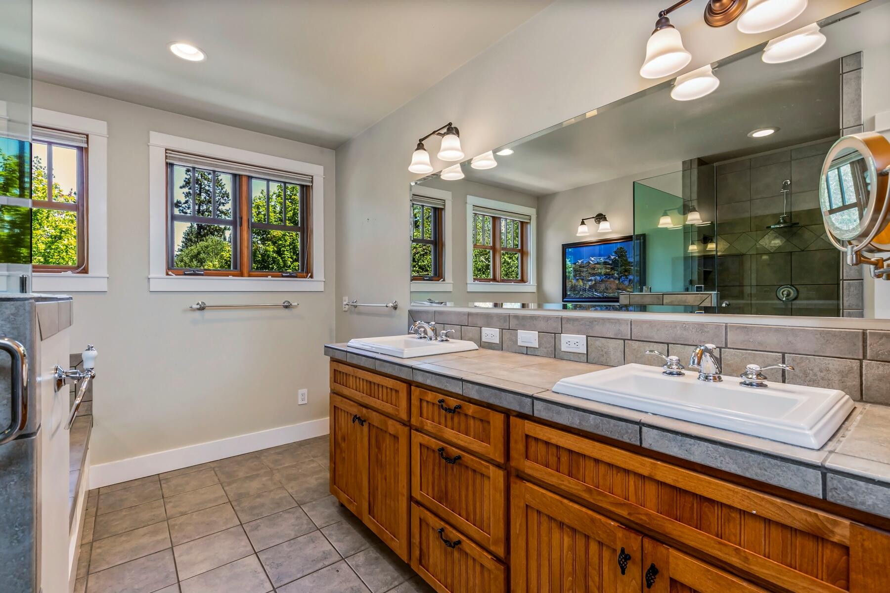 Pine Meadow Vill - Residential