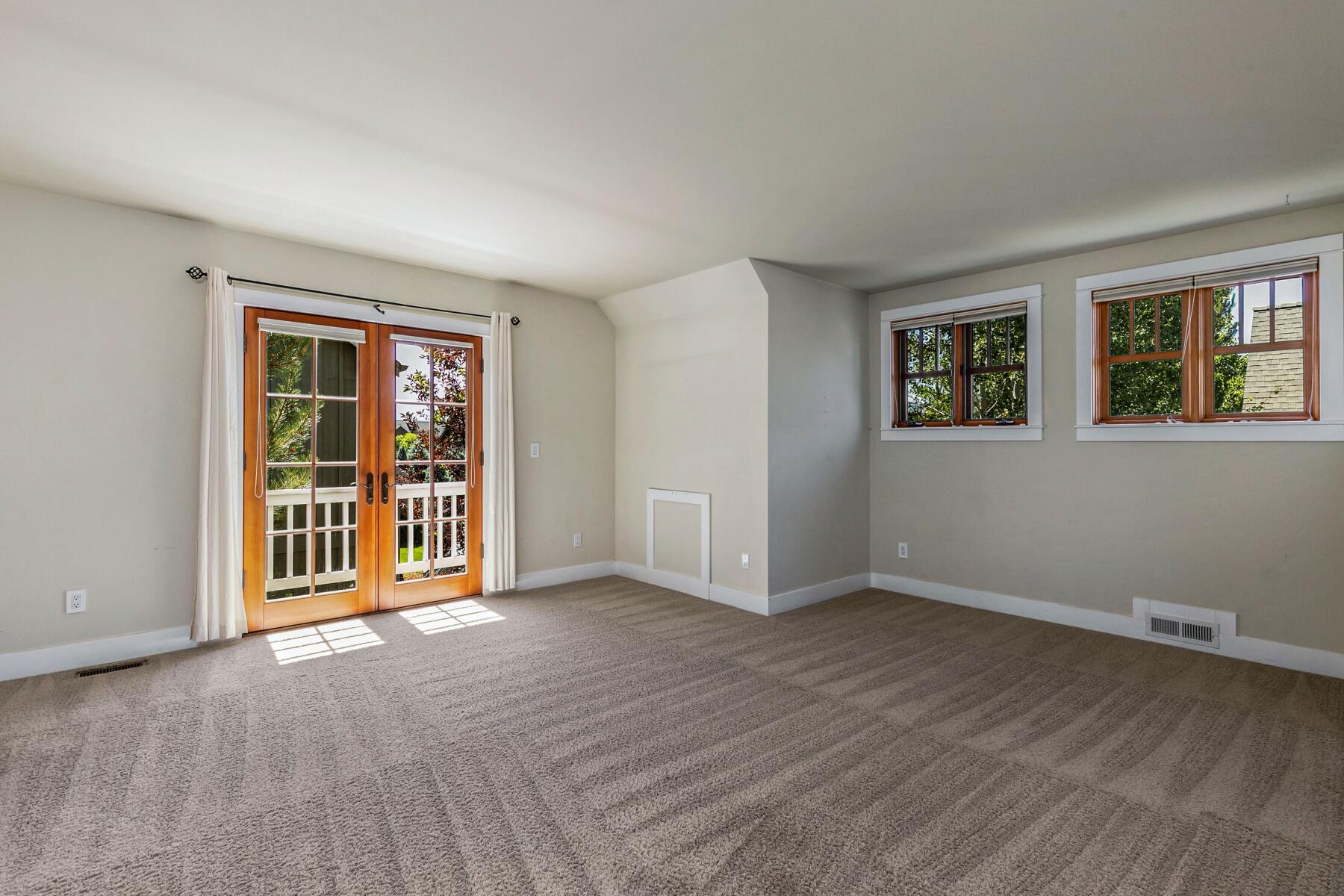 Pine Meadow Vill - Residential