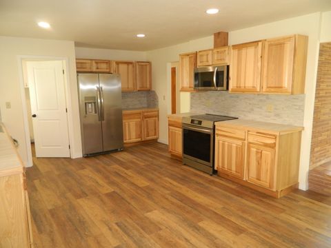 Tiny photo for 5333 Hilldale Street, Klamath Falls, OR 97603 (MLS # 220219291)