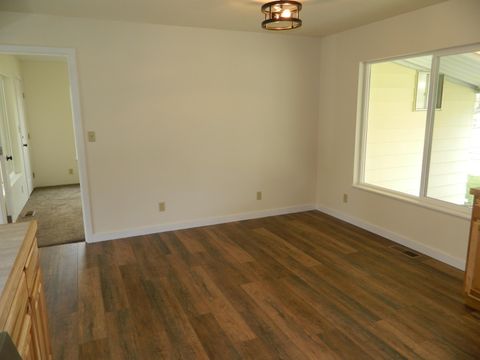 Tiny photo for 5333 Hilldale Street, Klamath Falls, OR 97603 (MLS # 220219291)