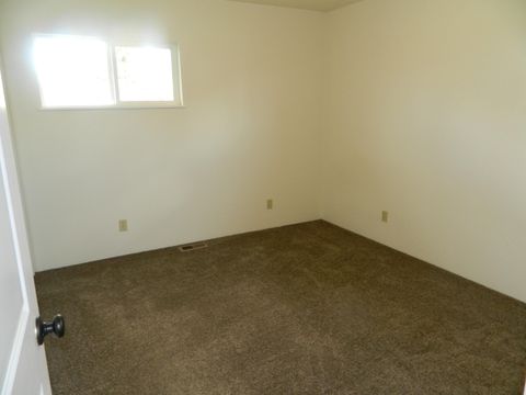 Tiny photo for 5333 Hilldale Street, Klamath Falls, OR 97603 (MLS # 220219291)