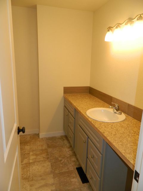 Tiny photo for 5333 Hilldale Street, Klamath Falls, OR 97603 (MLS # 220219291)