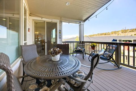 Tiny photo for 1604 Palermo Street, Medford, OR 97504 (MLS # 220210931)