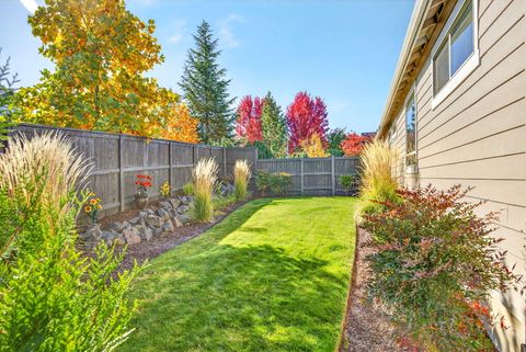 Tiny photo for 1604 Palermo Street, Medford, OR 97504 (MLS # 220210931)