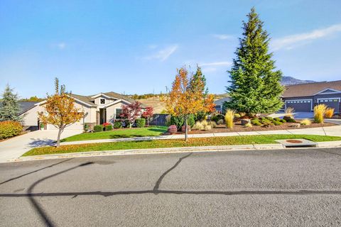 Tiny photo for 1604 Palermo Street, Medford, OR 97504 (MLS # 220210931)
