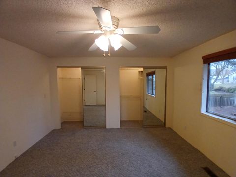 Tiny photo for 2606 California Avenue, Klamath Falls, OR 97601 (MLS # 220213767)