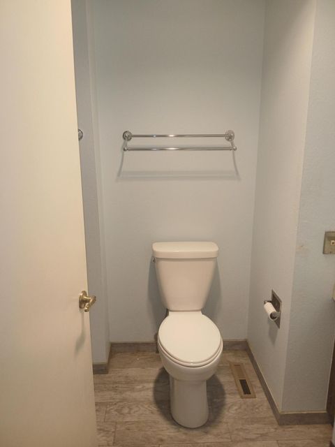 Tiny photo for 2606 California Avenue, Klamath Falls, OR 97601 (MLS # 220213767)