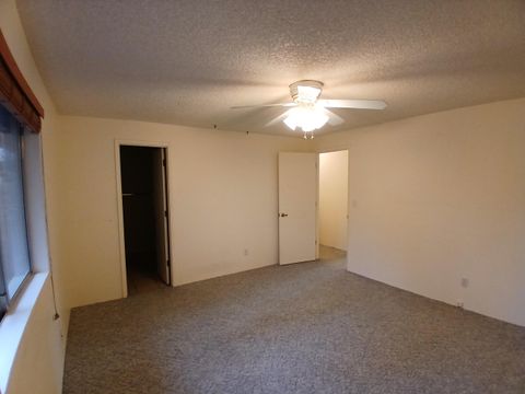Tiny photo for 2606 California Avenue, Klamath Falls, OR 97601 (MLS # 220213767)