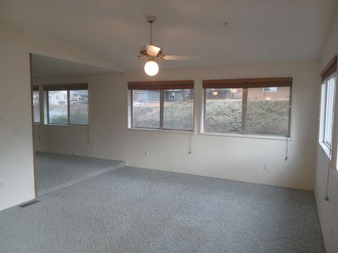 Tiny photo for 2606 California Avenue, Klamath Falls, OR 97601 (MLS # 220213767)